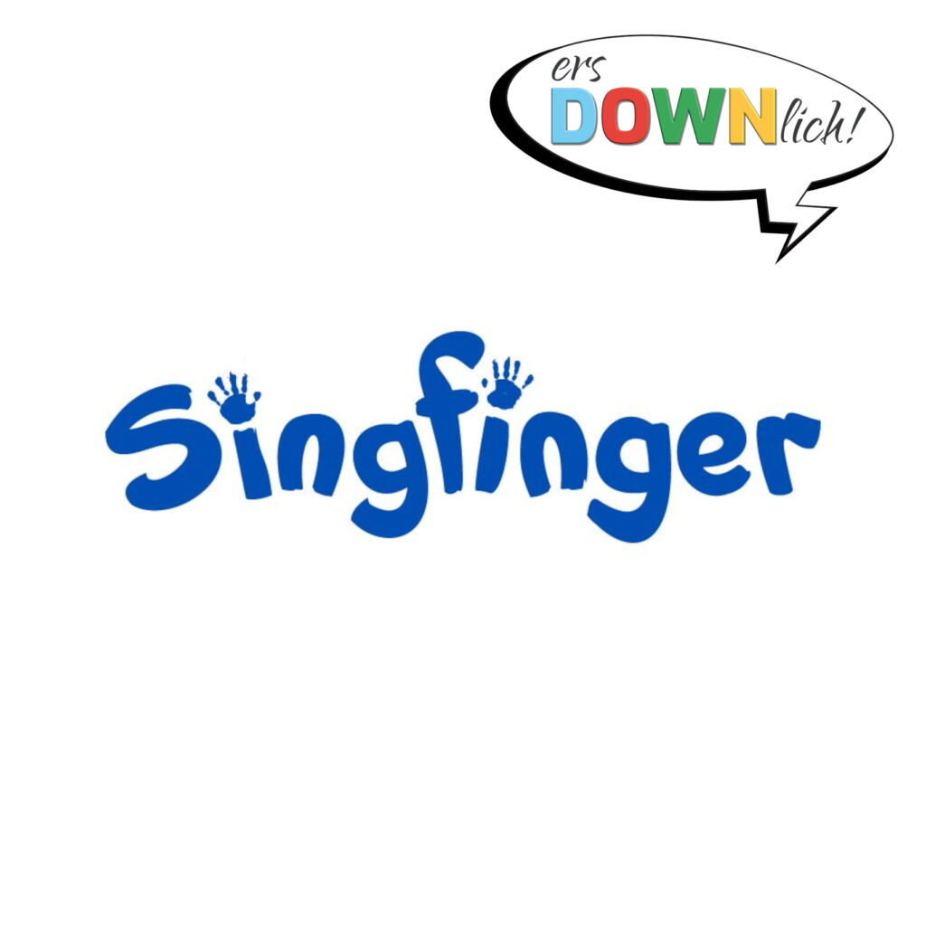 Logo von Singfinger: Blauer Schriftzug „Singfinger“ auf weißem Hintergrund. Die i-Punkte sind als blaue Handabdrücke dargestellt. Rechts oben ist eine Sprechblase mit dem Logo von ersDOWNlich!
